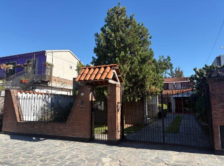 Casa · 300m² · 4 Ambientes