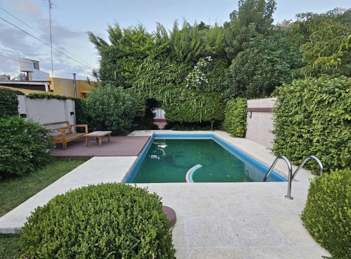 Casa · 145m² · 5 Ambientes · 1 Cochera