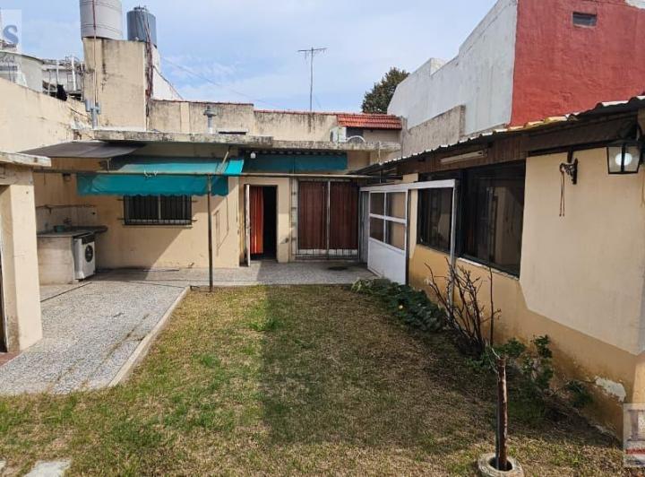 Casa · 160m² · 4 Ambientes · 2 Cocheras