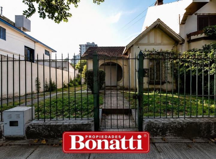 Casa · 333m² · 3 Dormitorios · 2 Cocheras