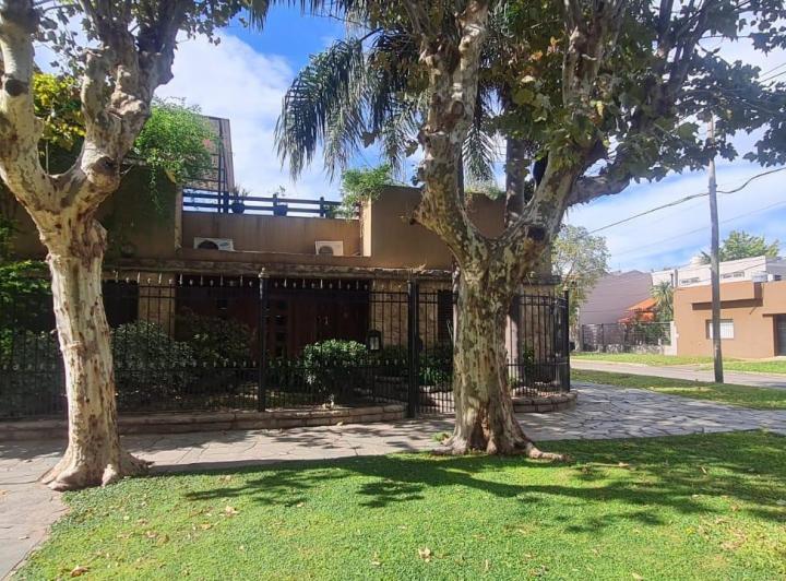 Casa · 162m² · 3 Ambientes · 1 Cochera