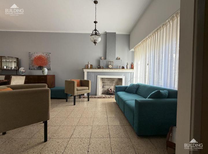 Casa · 145m² · 5 Ambientes · 1 Cochera