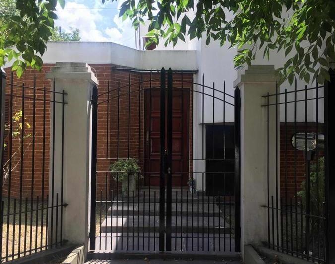 Casa · 180m² · 4 Ambientes · 2 Cocheras