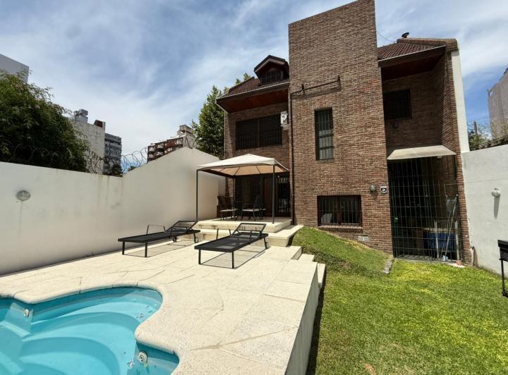 Casa · 160m² · 4 Ambientes · 2 Cocheras