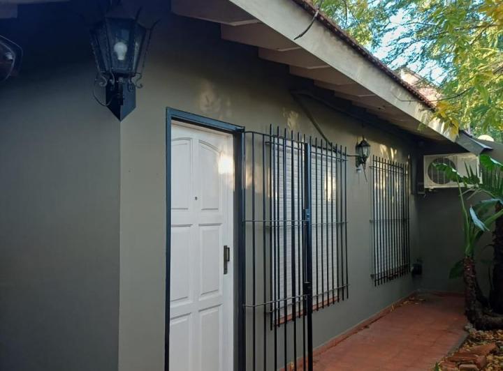 Casa · 180m² · 4 Ambientes · 2 Cocheras