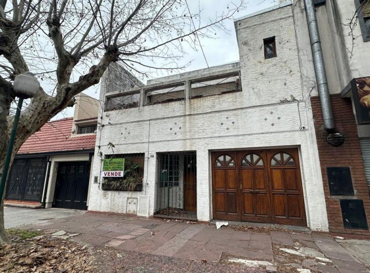 Casa · 130m² · 3 Ambientes · 1 Cochera