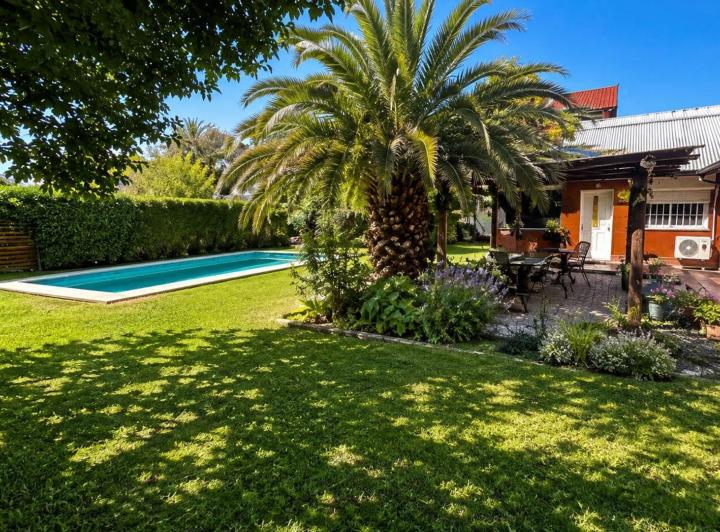 Casa · 150m² · 4 Ambientes · 2 Cocheras