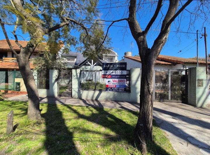 Casa · 160m² · 5 Ambientes · 2 Cocheras