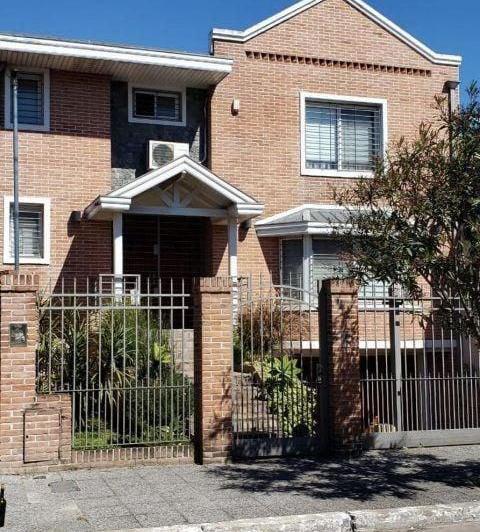 Casa · 254m² · 4 Ambientes