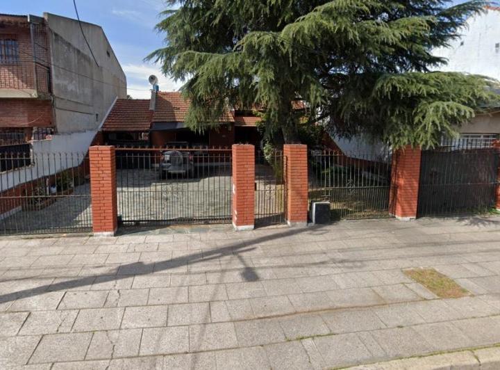 Casa · 112m² · 4 Ambientes · 2 Cocheras