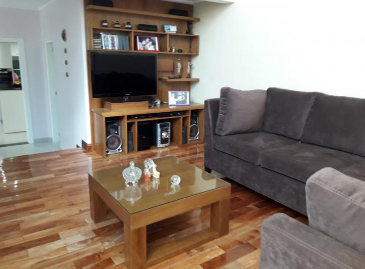 Casa · 165m² · 5 Ambientes · 1 Cochera
