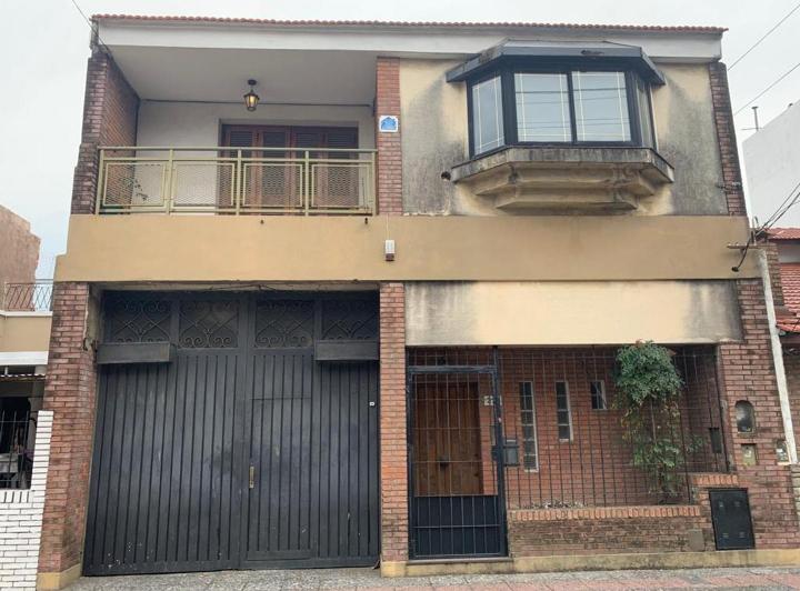 Casa · 466m² · 4 Ambientes · 5 Cocheras