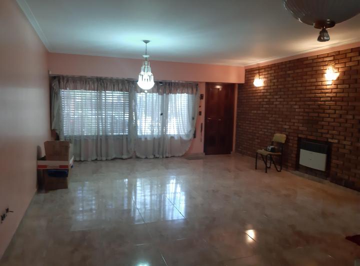 Casa · 175m² · 4 Ambientes · 1 Cochera