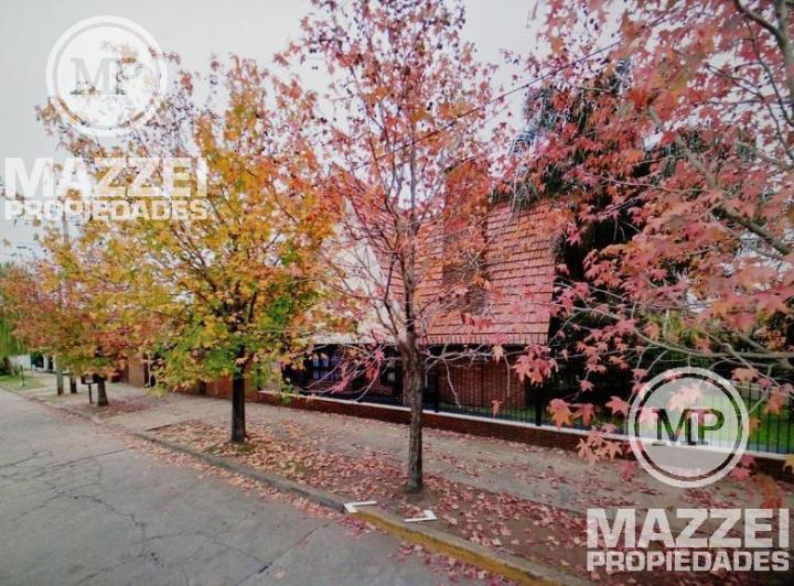 Casa · 193m² · 5 Ambientes · 1 Cochera