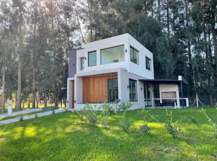 Casa · 152m² · 4 Ambientes · 2 Cocheras