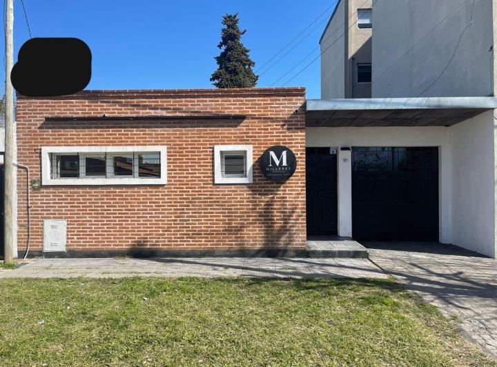 Casa · 120m² · 5 Ambientes · 4 Cocheras