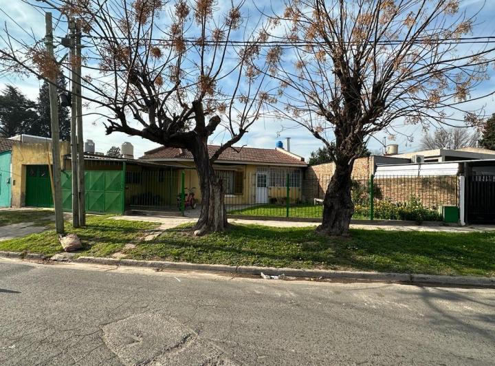Casa · 160m² · 3 Ambientes · 1 Cochera