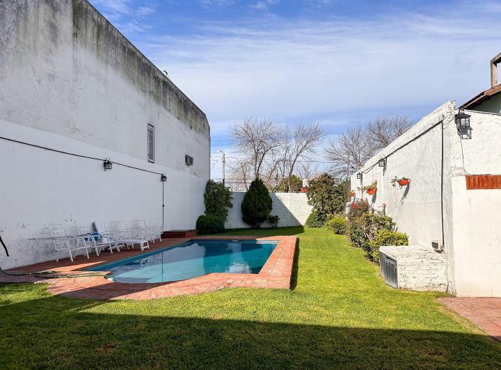 Casa · 95m² · 1 Ambiente · 2 Cocheras