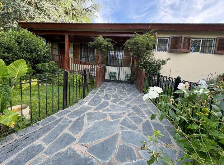 Casa · 190m² · 5 Ambientes · 3 Cocheras