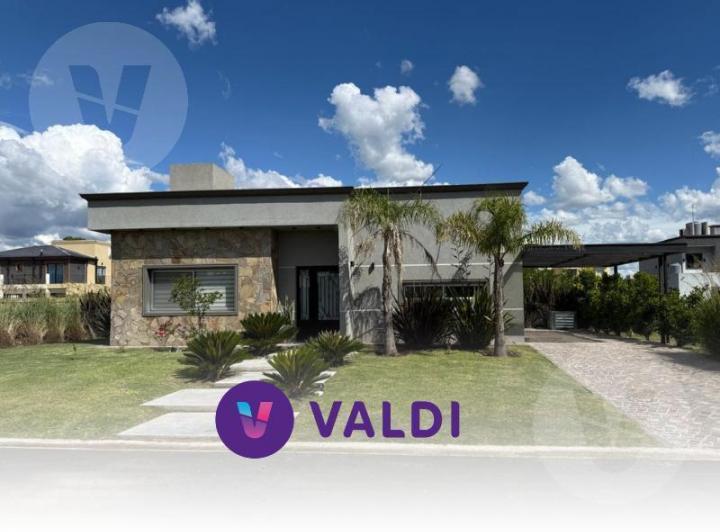 Casa · 180m² · 5 Ambientes · 2 Cocheras