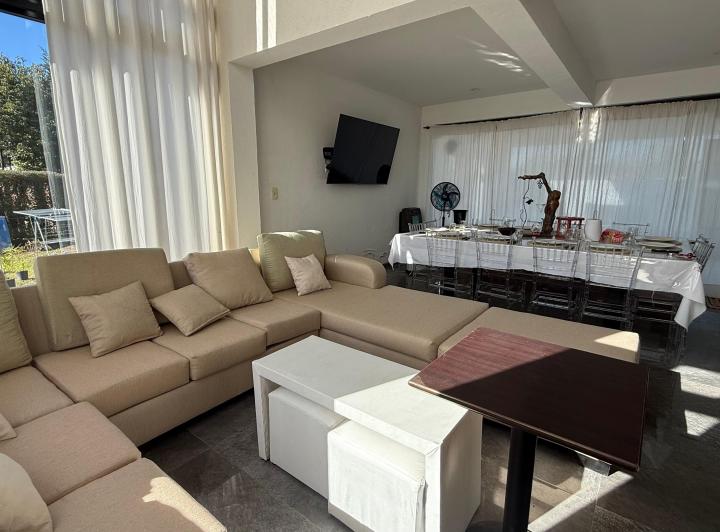 Casa · 200m² · 4 Ambientes · 4 Cocheras