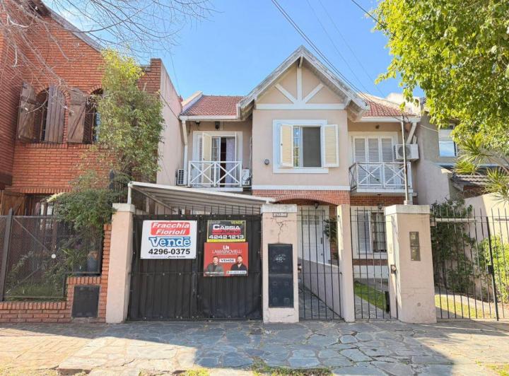 Casa · 95m² · 4 Ambientes · 1 Cochera