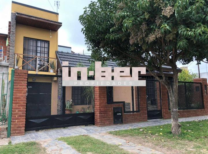 Casa · 143m² · 4 Ambientes · 1 Cochera