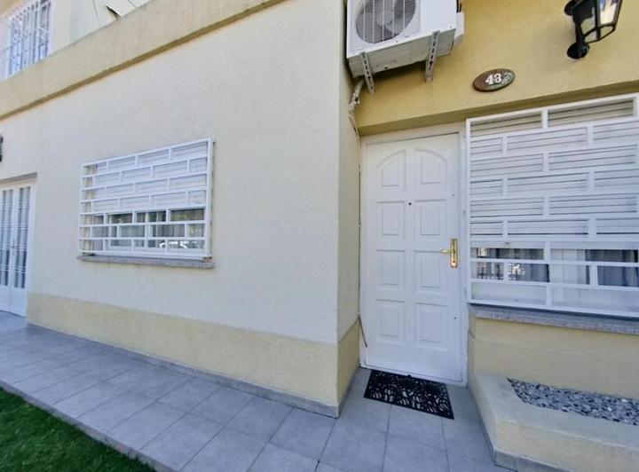 Casa · 317m² · 6 Ambientes · 1 Cochera