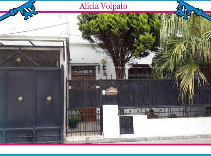 Casa · 85m² · 3 Ambientes · 2 Cocheras
