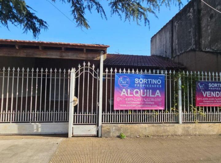 Casa · 1m² · 2 Ambientes · 1 Cochera