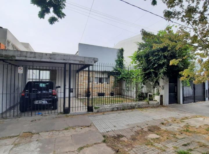 Casa · 140m² · 3 Ambientes · 1 Cochera