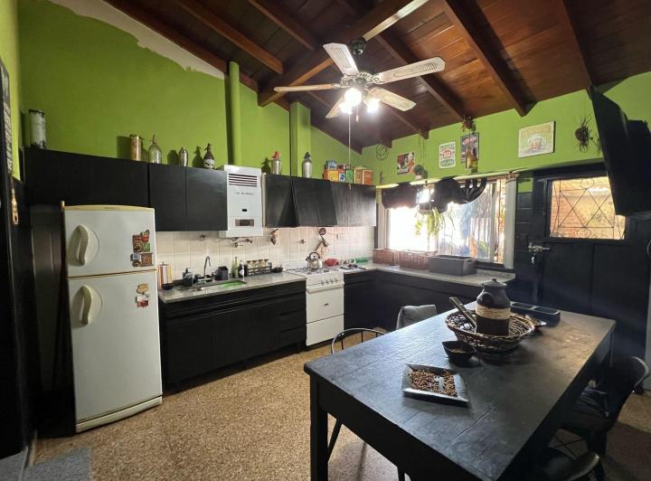 Casa · 140m² · 3 Ambientes · 1 Cochera