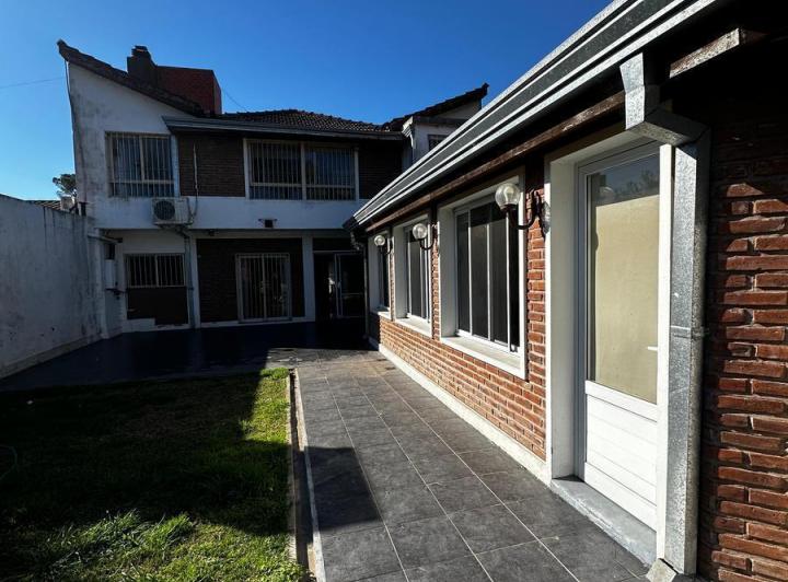 Casa · 360m² · 3 Dormitorios