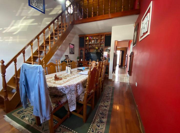 Casa · 150m² · 4 Ambientes · 2 Cocheras