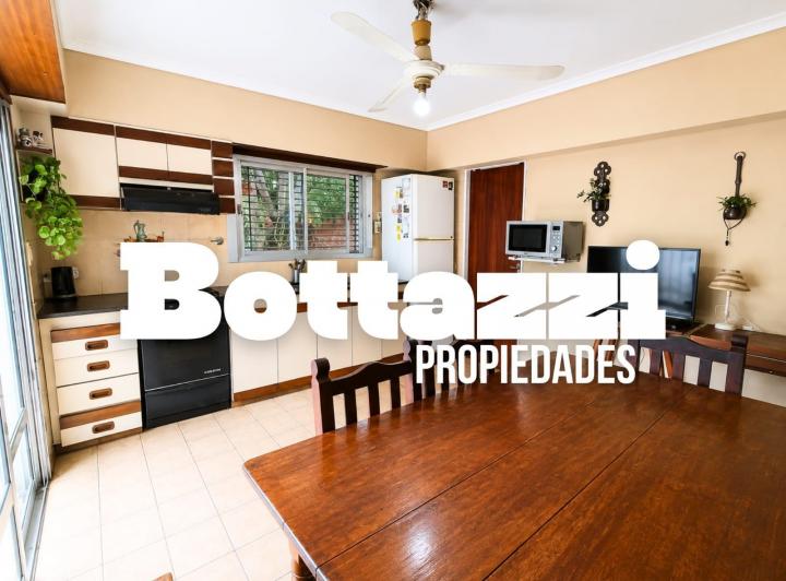 Casa · 135m² · 4 Ambientes · 1 Cochera