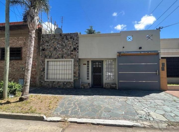 Casa · 100ha · 3 Ambientes · 1 Cochera