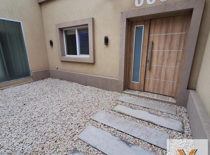 Casa · 190m² · 5 Ambientes · 2 Cocheras