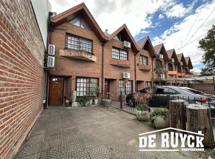 Casa · 124m² · 4 Ambientes · 1 Cochera