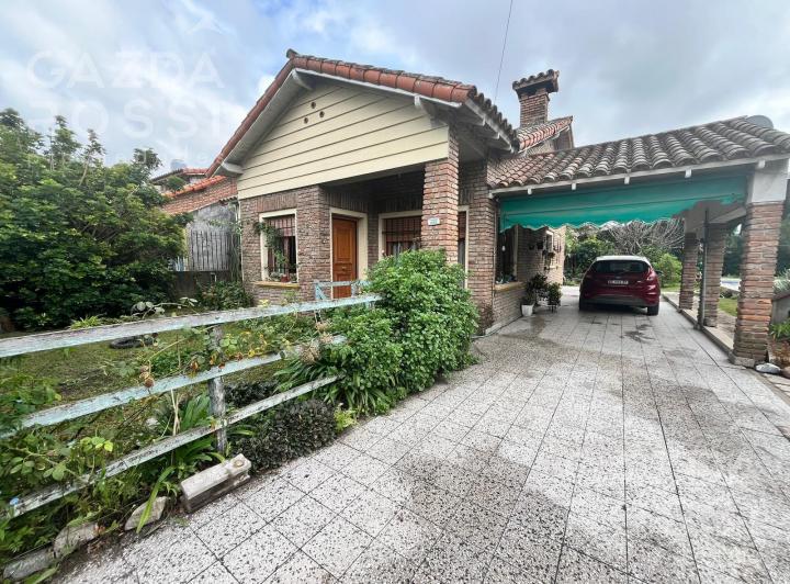 Casa · 115m² · 4 Ambientes · 1 Cochera