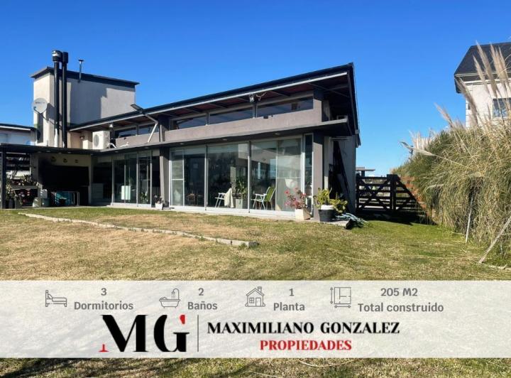 Casa · 200m² · 4 Ambientes · 1 Cochera