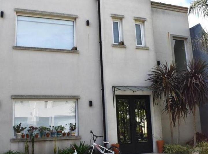 Casa · 150m² · 4 Ambientes · 1 Cochera