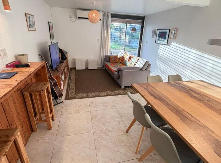 Casa · 90m² · 3 Ambientes · 2 Cocheras