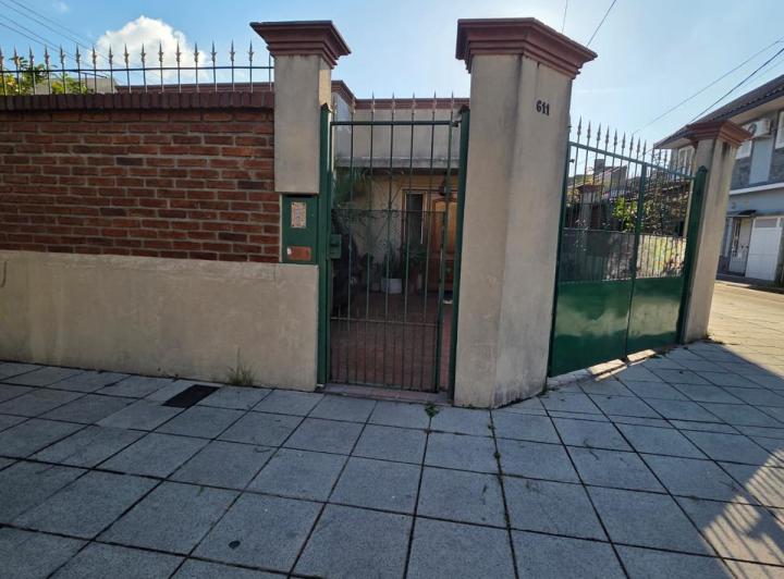 Casa · 120m² · 4 Ambientes · 2 Cocheras