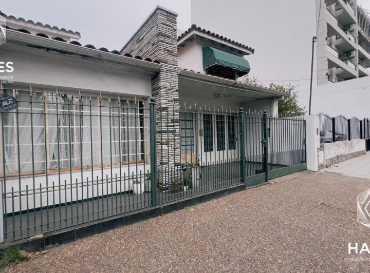 Casa · 156m² · 5 Ambientes · 2 Cocheras