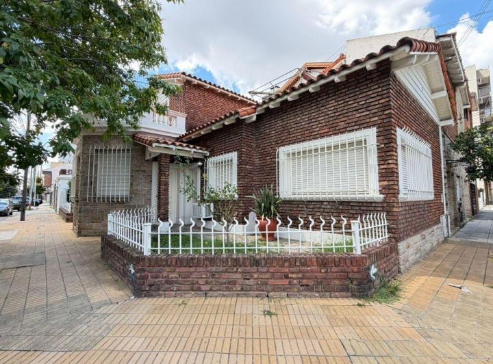 Casa · 178m² · 4 Ambientes · 1 Cochera
