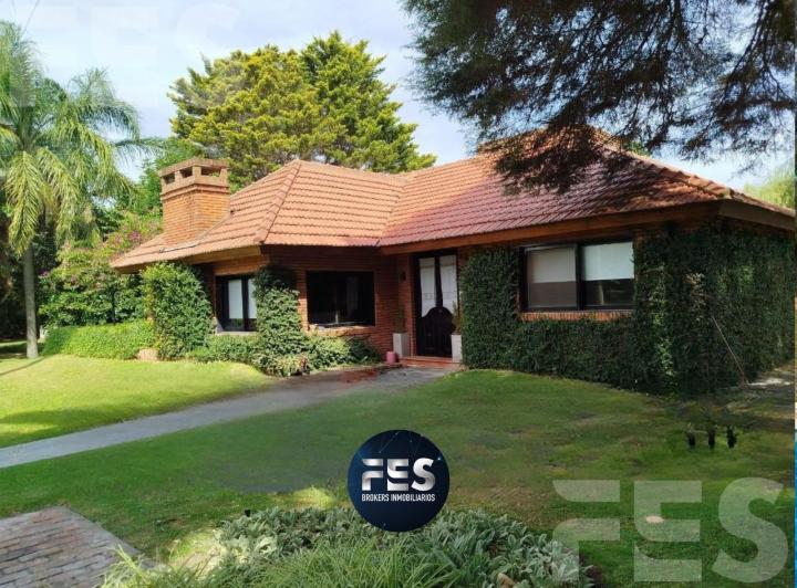 Casa · 156m² · 4 Ambientes · 3 Cocheras