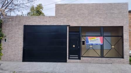 Casa · 64m² · 2 Dormitorios · 2 Cocheras
