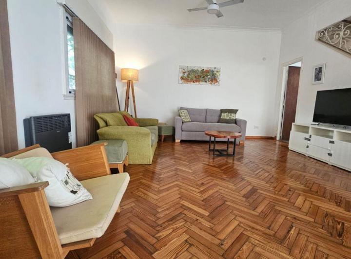 Casa · 204m² · 4 Ambientes · 2 Cocheras