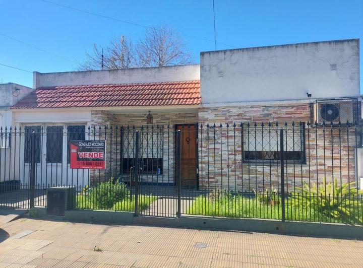 Casa · 200m² · 3 Ambientes · 1 Cochera