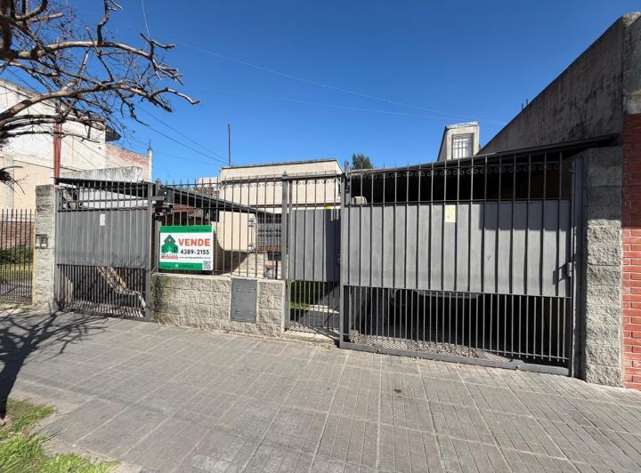 Casa · 140m² · 5 Ambientes · 2 Cocheras